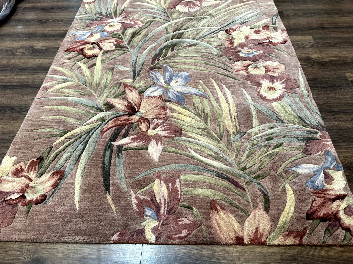 Hand Tufted Floral Rug 5x8, Light Rose Wool Carpet - Nuvé