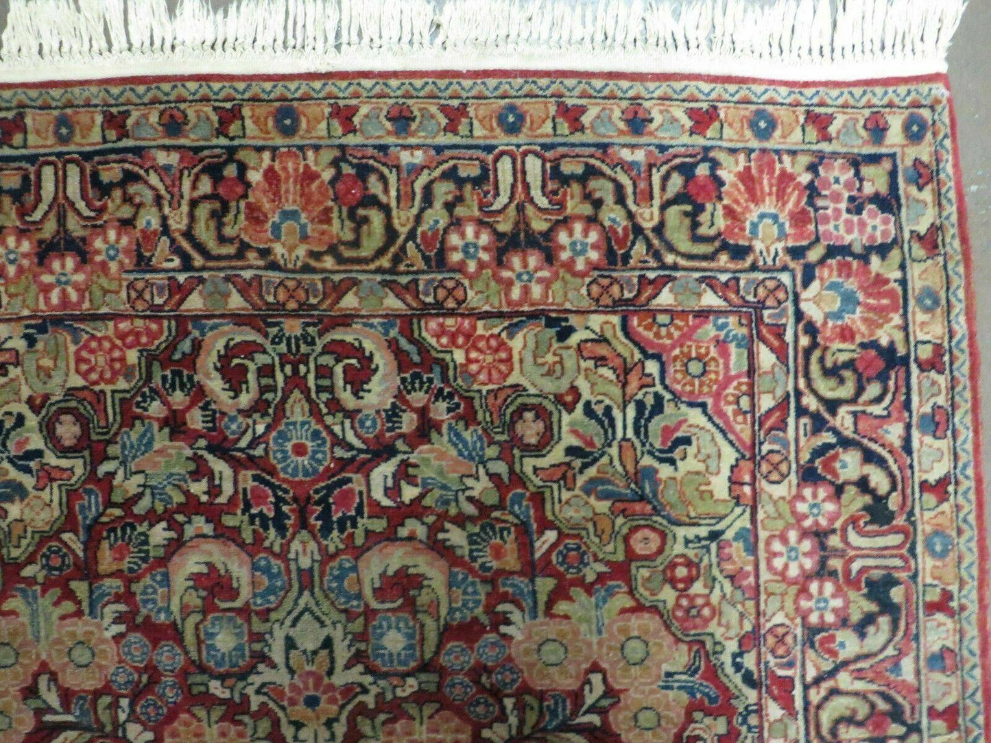 Persian Sarouk Rug 4.6 x 5, Red, Semi Antique, Floral - Nuvé