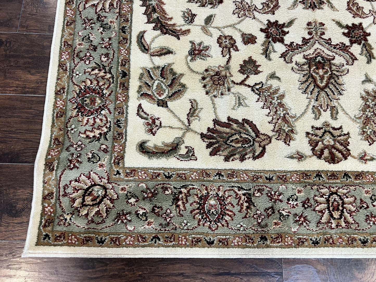 Floral Oriental Rug 5x7, Turkish Power Loomed Carpet, Traditional Design - Nuvé