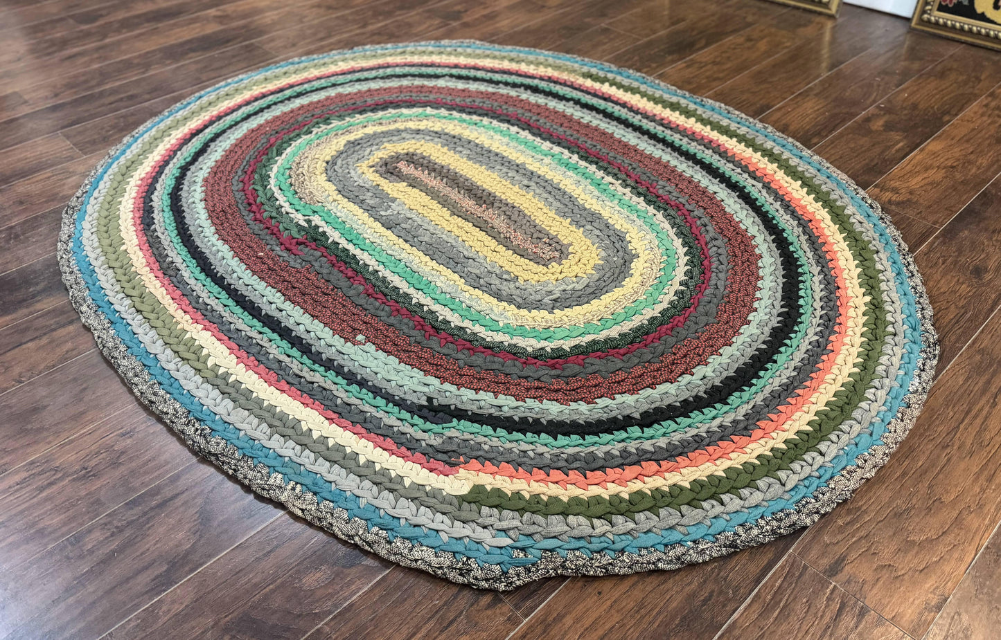 Antique American Braided Rug 5x7, Oval Multicolor Handmade Wool Braided Carpet - Nuvé