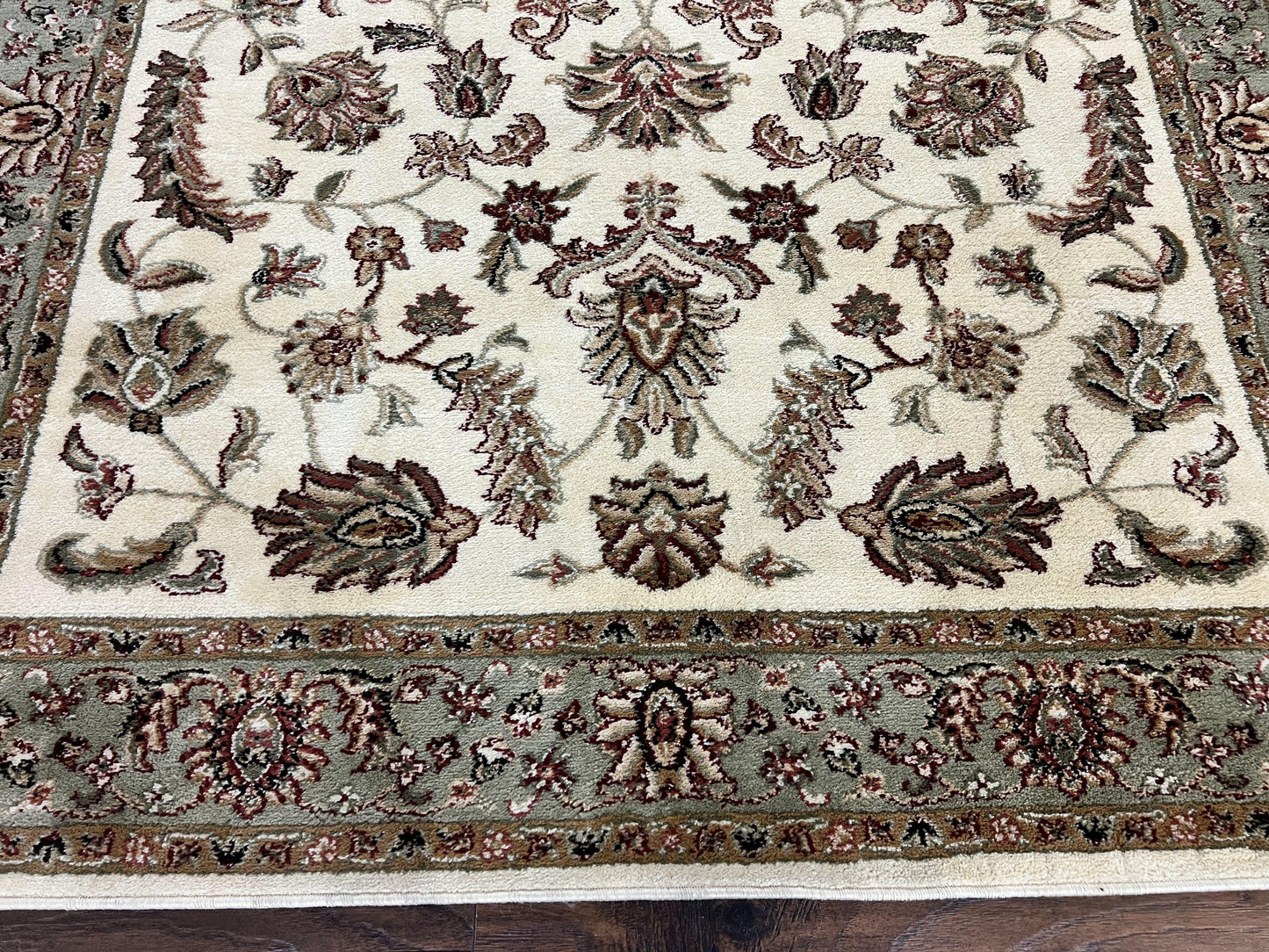 Floral Oriental Rug 5x7, Turkish Power Loomed Carpet, Traditional Design - Nuvé