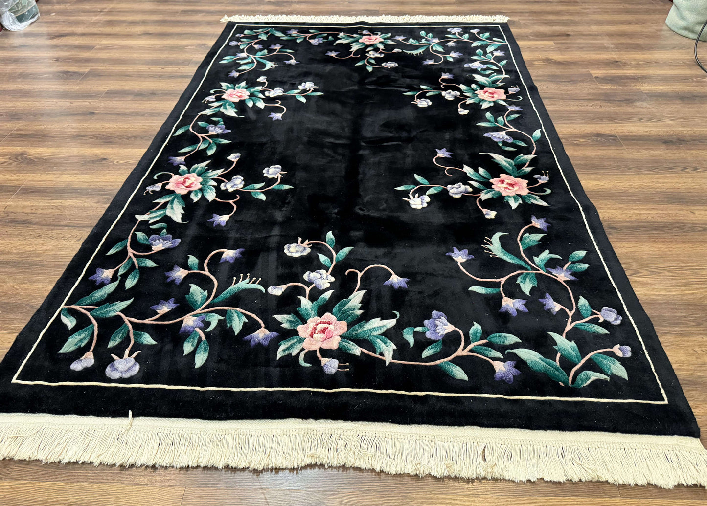 Chinese Wool Rug 6x9, Black, Floral, Minimal Design, 90 Line Carpet, Vintage Art Deco Rug - Nuvé
