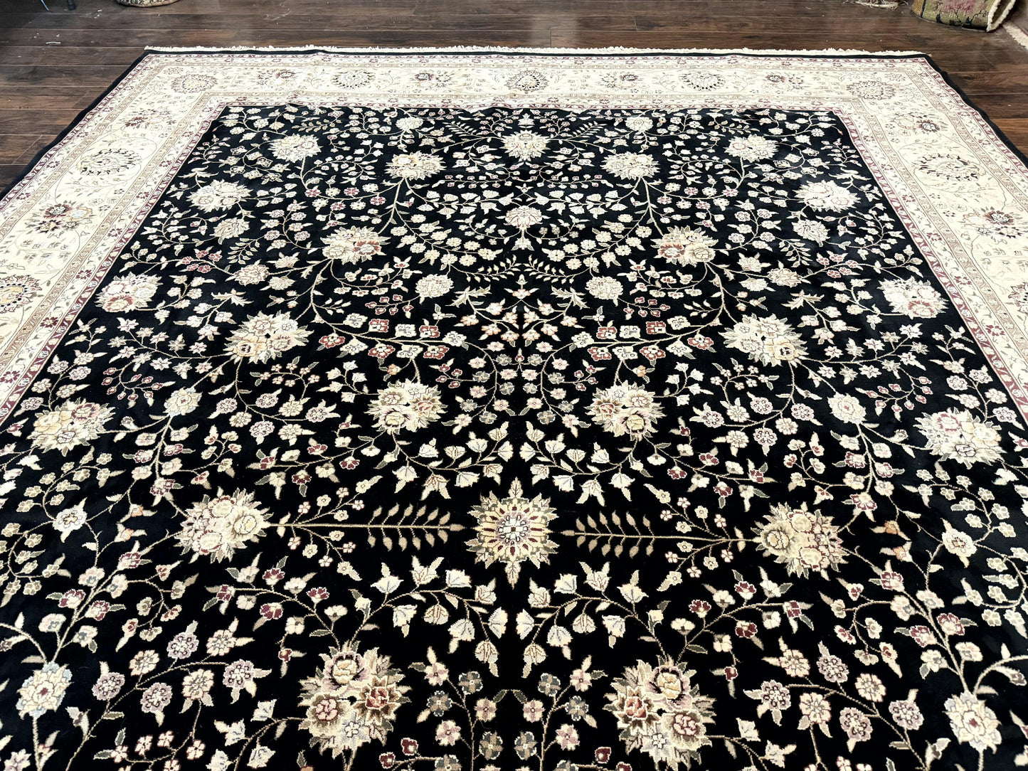 Pak Persian Rug 10x13 - Nuvé