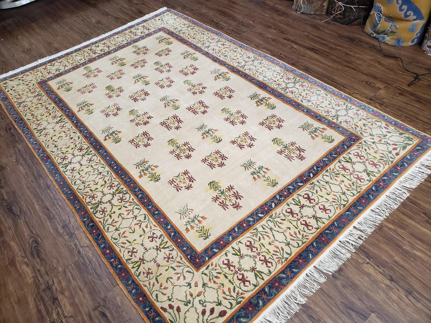 Tufenkian Rug 5.9 x 8.6, Tibetan Nepalese Rug, Hand Knotted, Soft Shiny Wool, Repeated Motifs, Contemporary Modern, Area Rug 6x9, Vintage - Nuvé