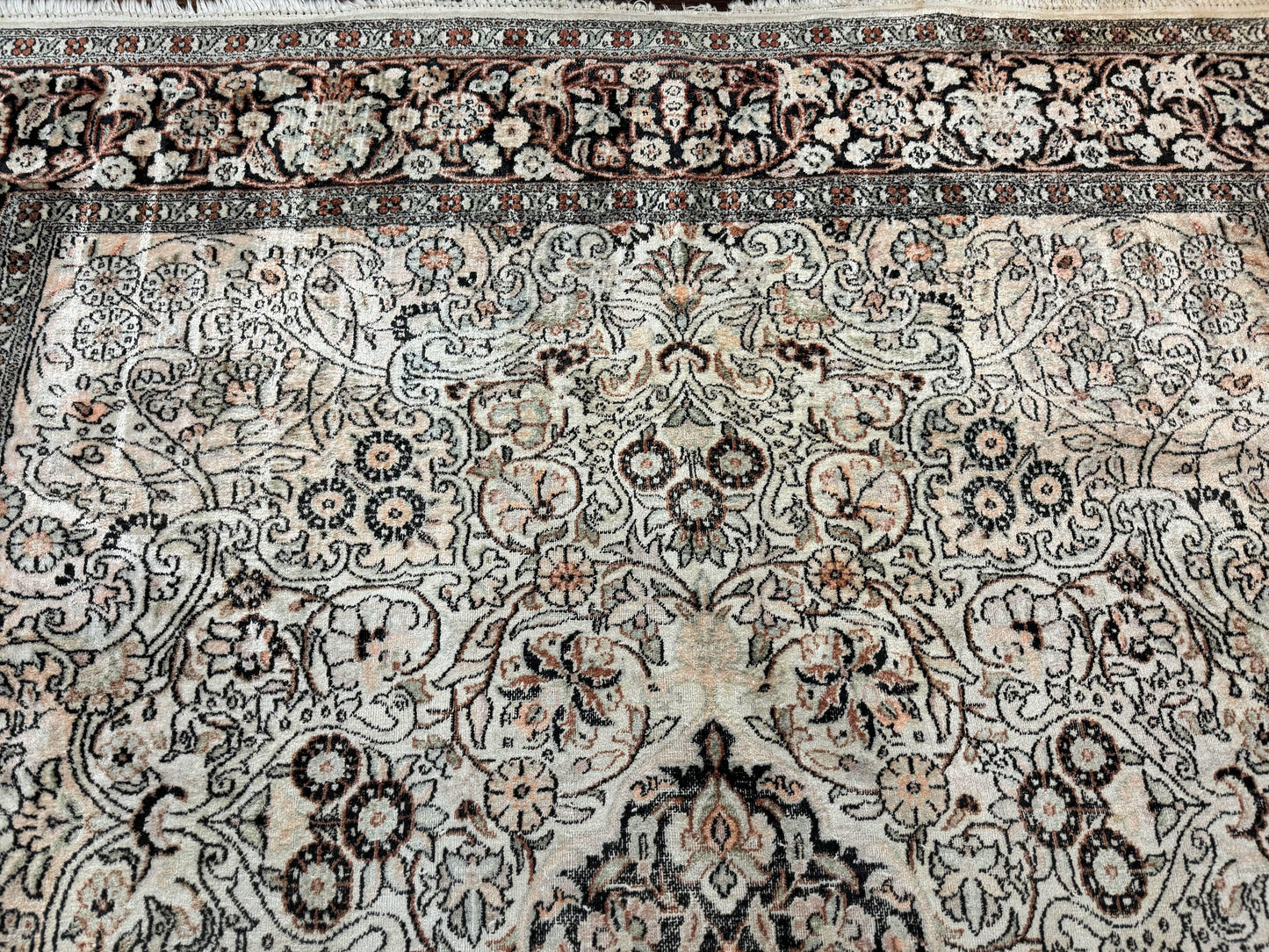 Silk Indian Kashmiri Rug 6x9 - Nuvé