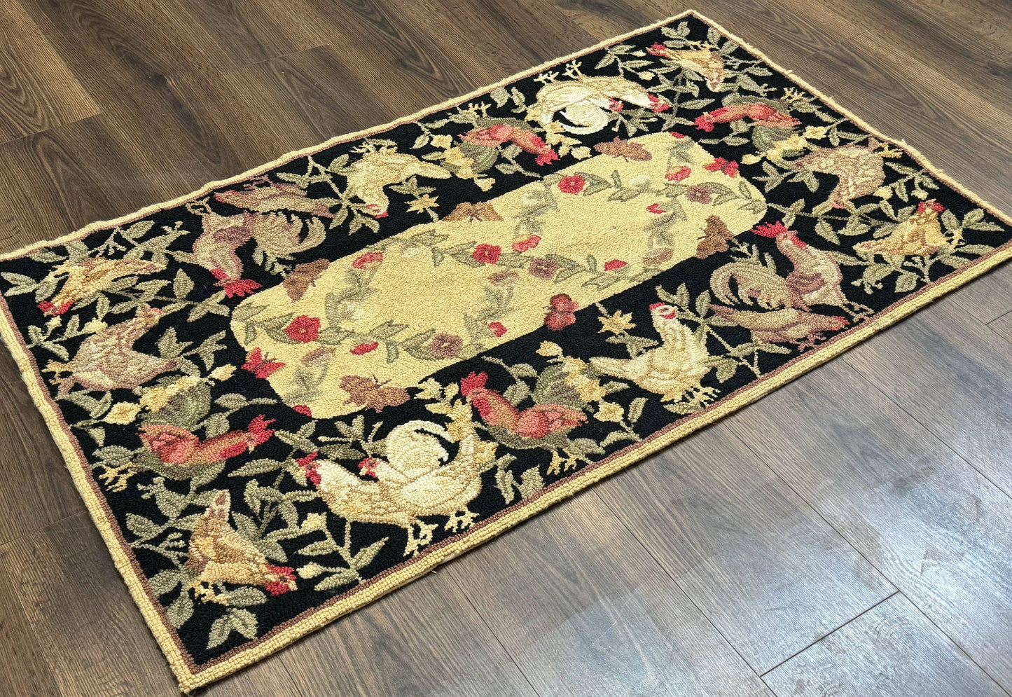 Small Vintage Hooked Rug, Roosters, Handmade, Wool - Nuvé