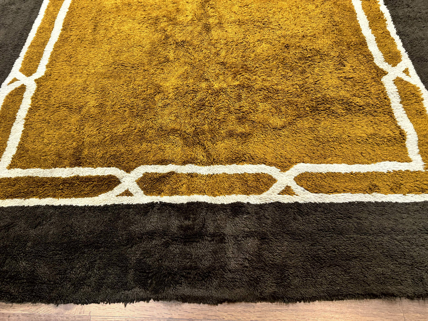 Mid Century Shag Rug 8x11, Large Vintage Shag Rug, Open Field, European Shag Rug - Nuvé