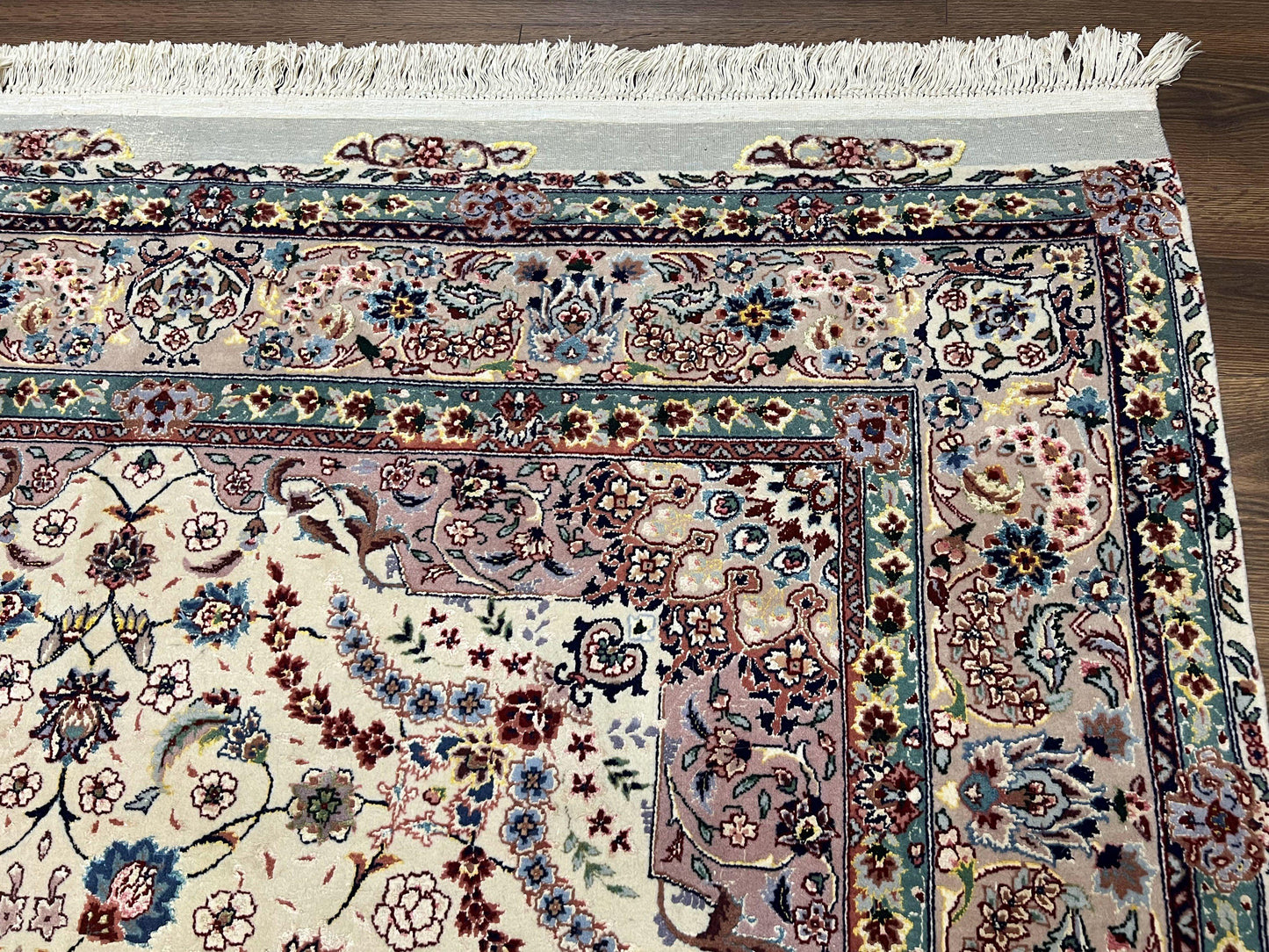 Beautiful Pak Persian Rug 6x9, Floral Medallion, Wool and Silk, Highly Detailed Elegant Carpet, Vintage Oriental Rug 6 x 9, Cream and Gray - Nuvé