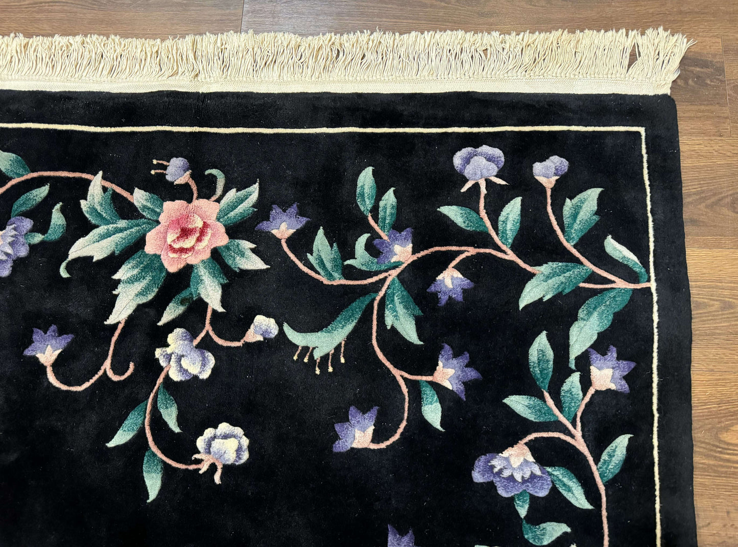 Chinese Wool Rug 6x9, Black, Floral, Minimal Design, 90 Line Carpet, Vintage Art Deco Rug - Nuvé