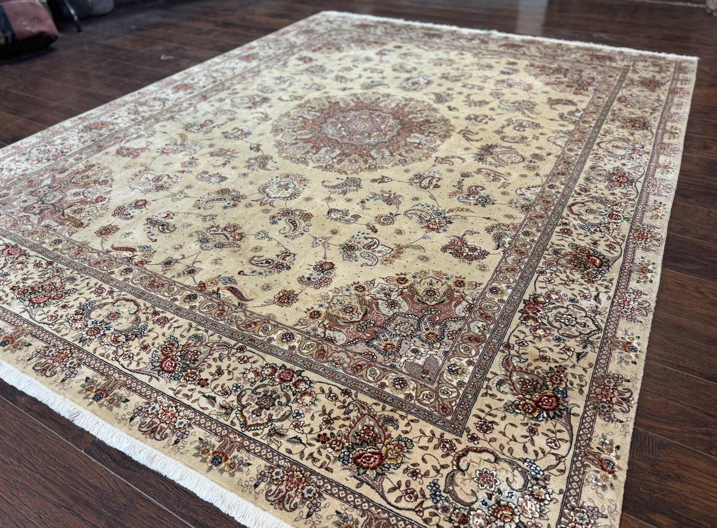 Sino Persian Rug 8x10, Wool and Silk Highlights, 290 KPSI, Floral Medallion - Nuvé
