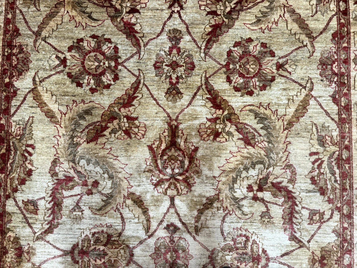 Indian Mahal Rug 7x9, Traditional Wool Carpet - Nuvé