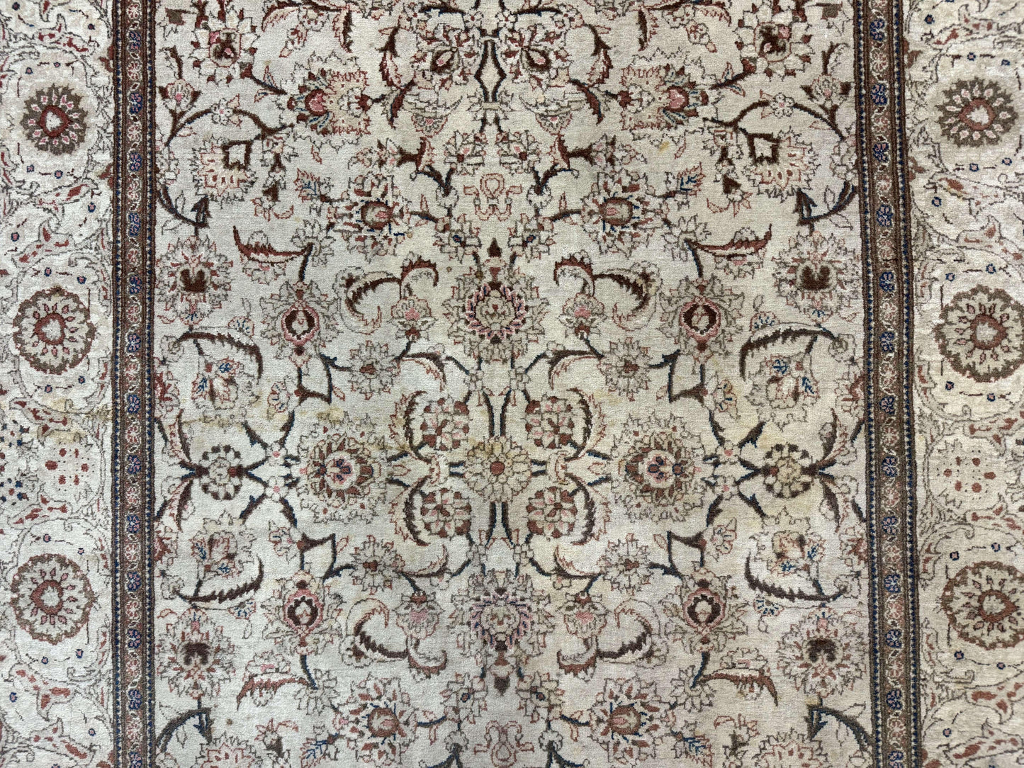 Persian Kashan Rug 5x7, Beige, Fine 250 KPSI - Nuvé