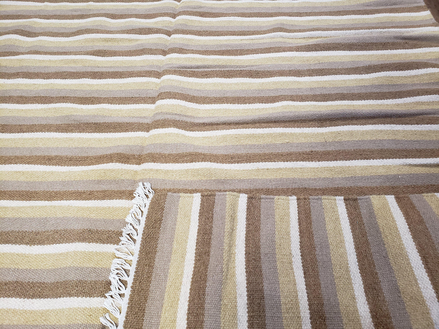 Indian Striped Blanket 6x9, Large Indo Kilim Area Rug, Earthern Tones Woolen Hand-Woven Flatweave South American Style Queen Size Bedspread - Nuvé