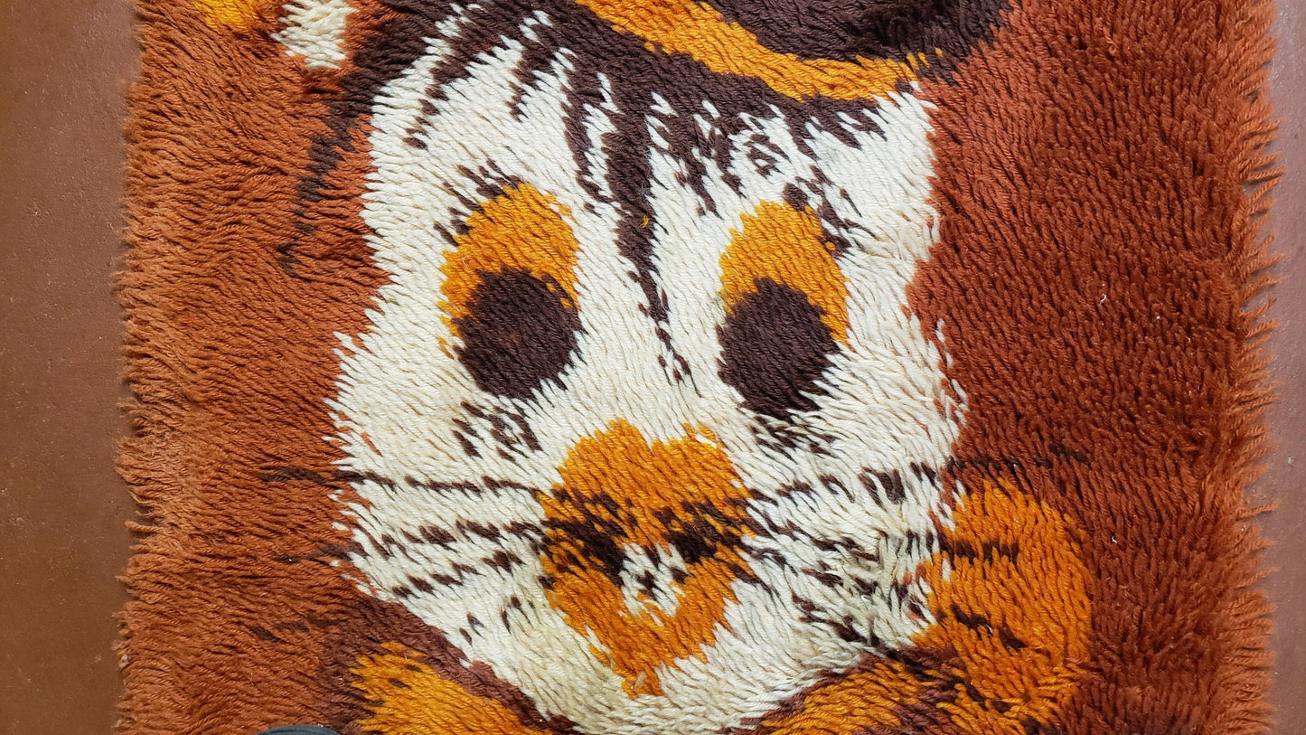 2x3 Rya Shag Rug Mid-Century Modern Danish Shag Rug 1960s Accent Rug Bunny Rabbit in Hat Dark Orange Small Shag Rug - Nuvé