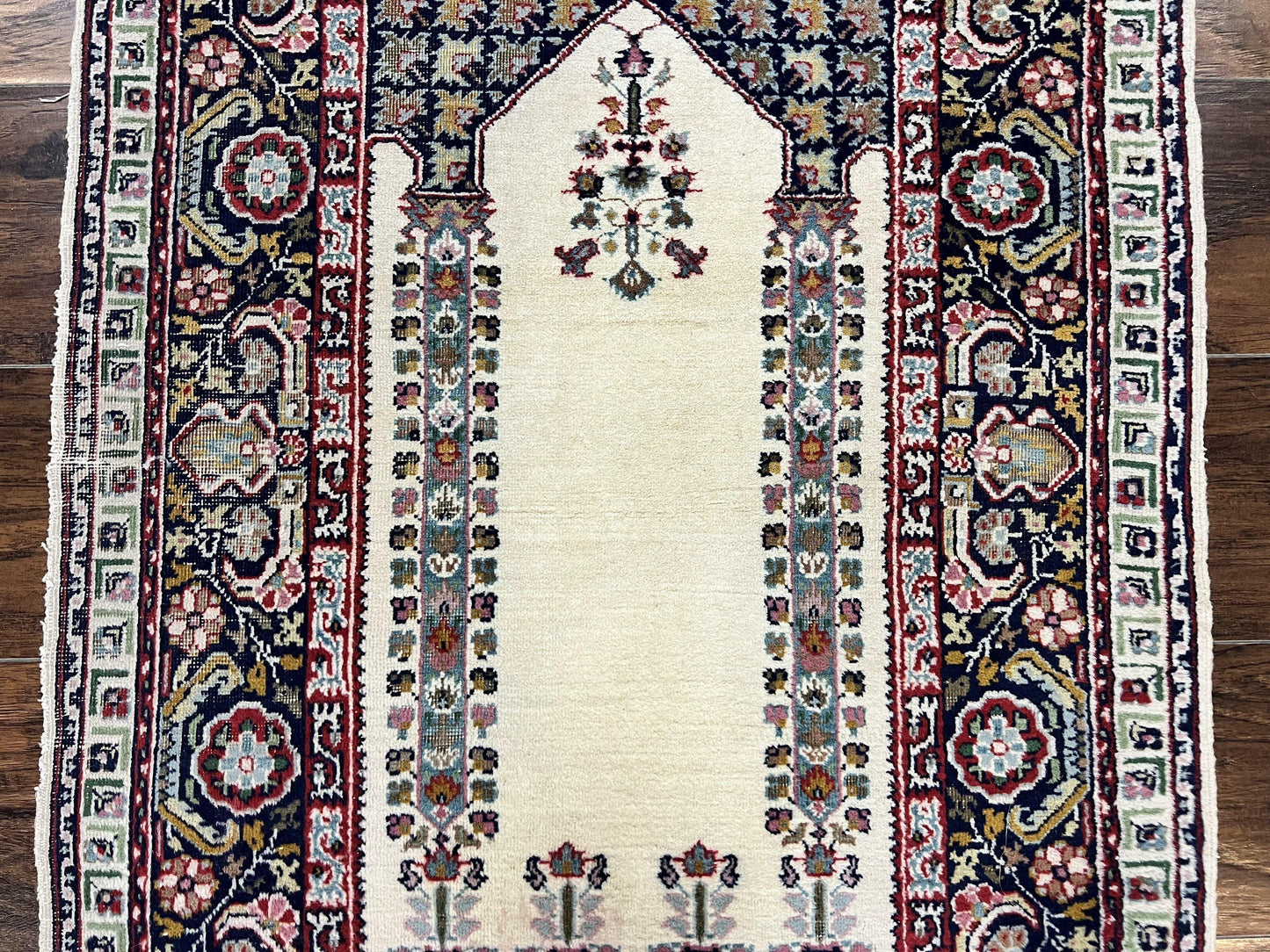 Turkish Prayer Rug 2.5 x 4, Vintage Wool Hand Knotted Carpet, Ivory - Nuvé