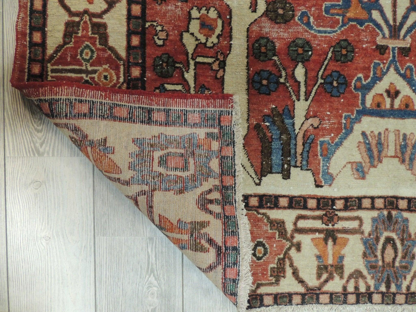 Exquisite Distressed Fine Persian Area Rug 5x7 Ft - Nuvé