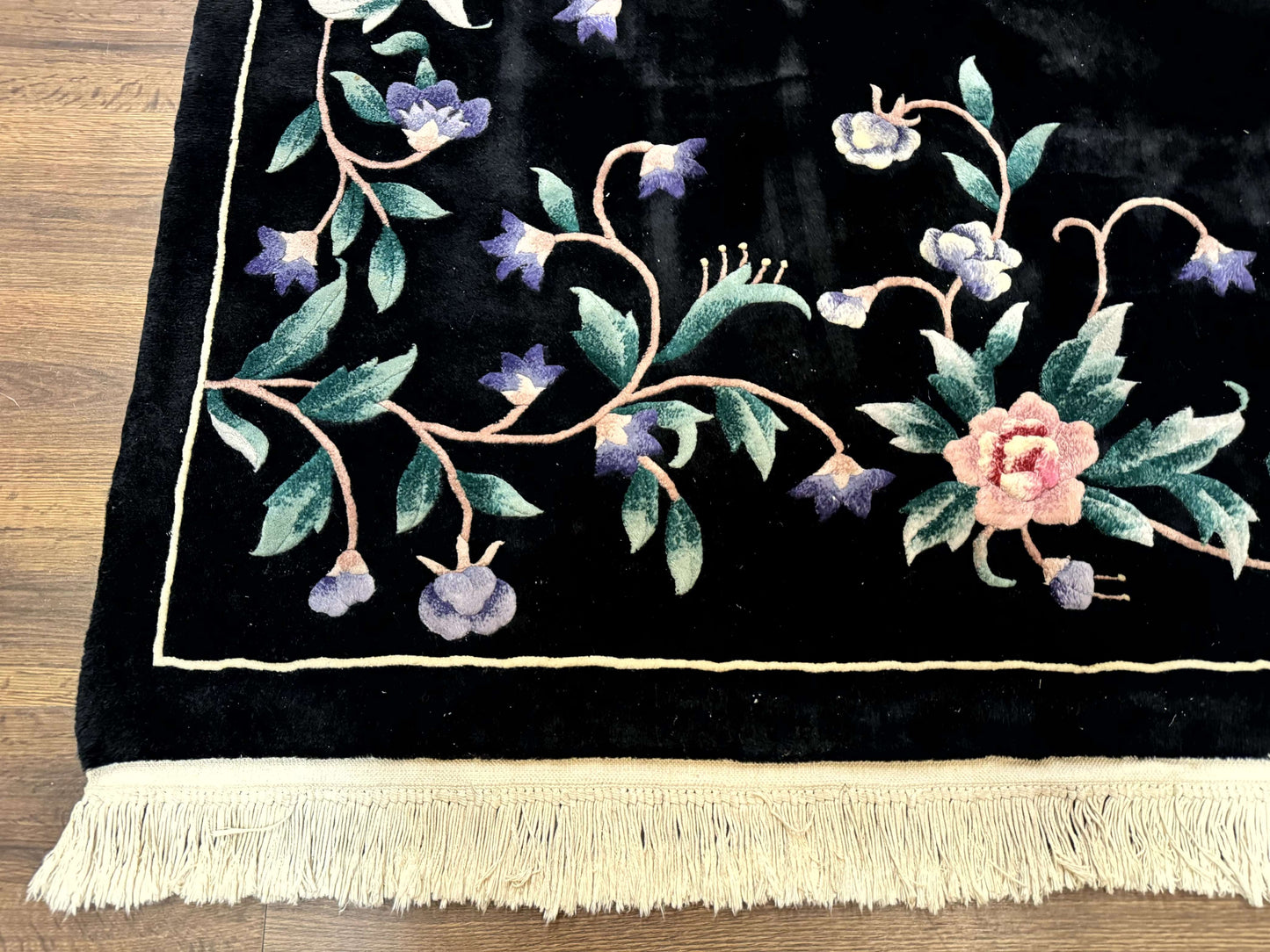 Chinese Wool Rug 6x9, Black, Floral, Minimal Design, 90 Line Carpet, Vintage Art Deco Rug - Nuvé