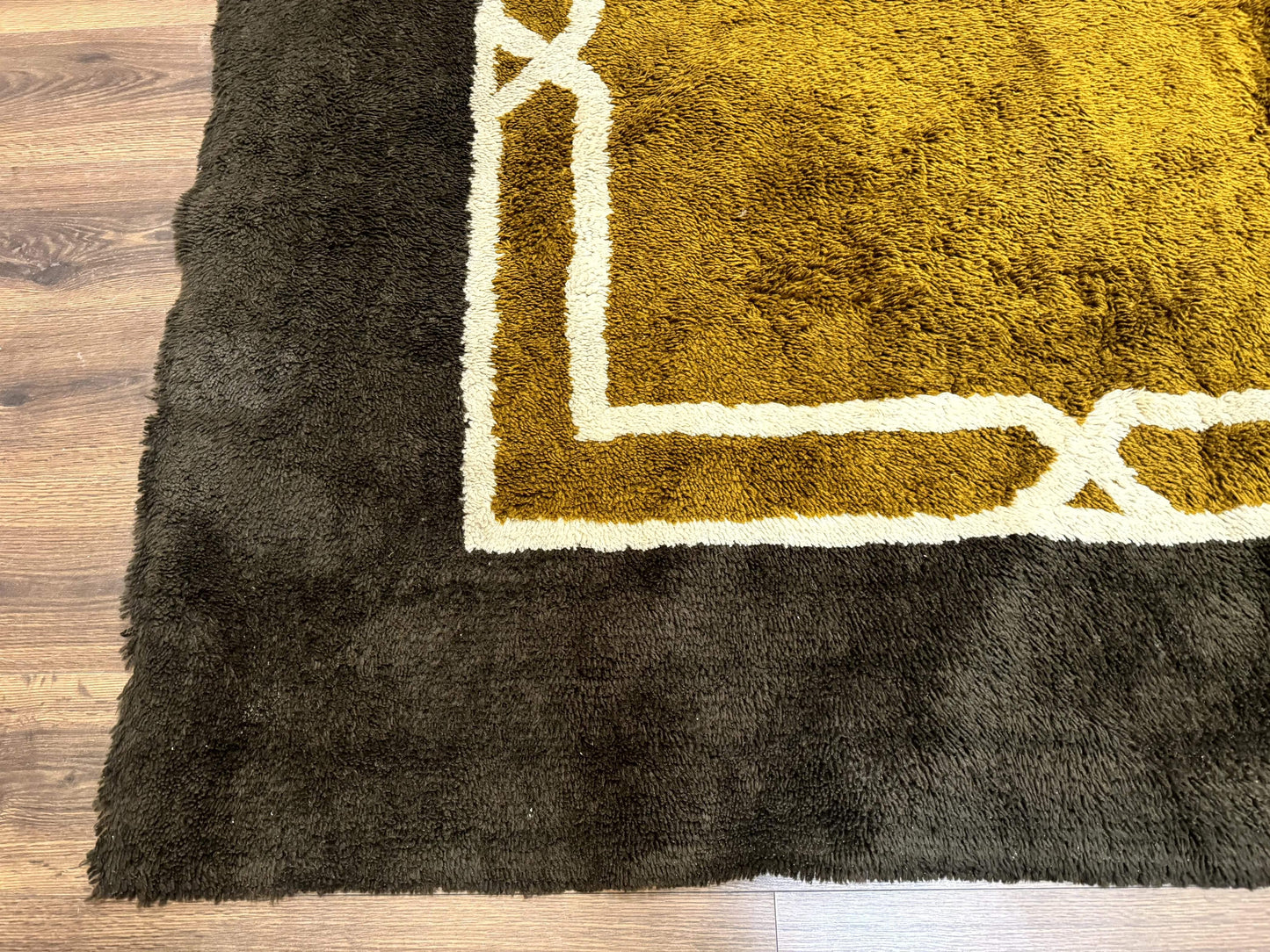 Mid Century Shag Rug 8x11, Large Vintage Shag Rug, Open Field, European Shag Rug - Nuvé