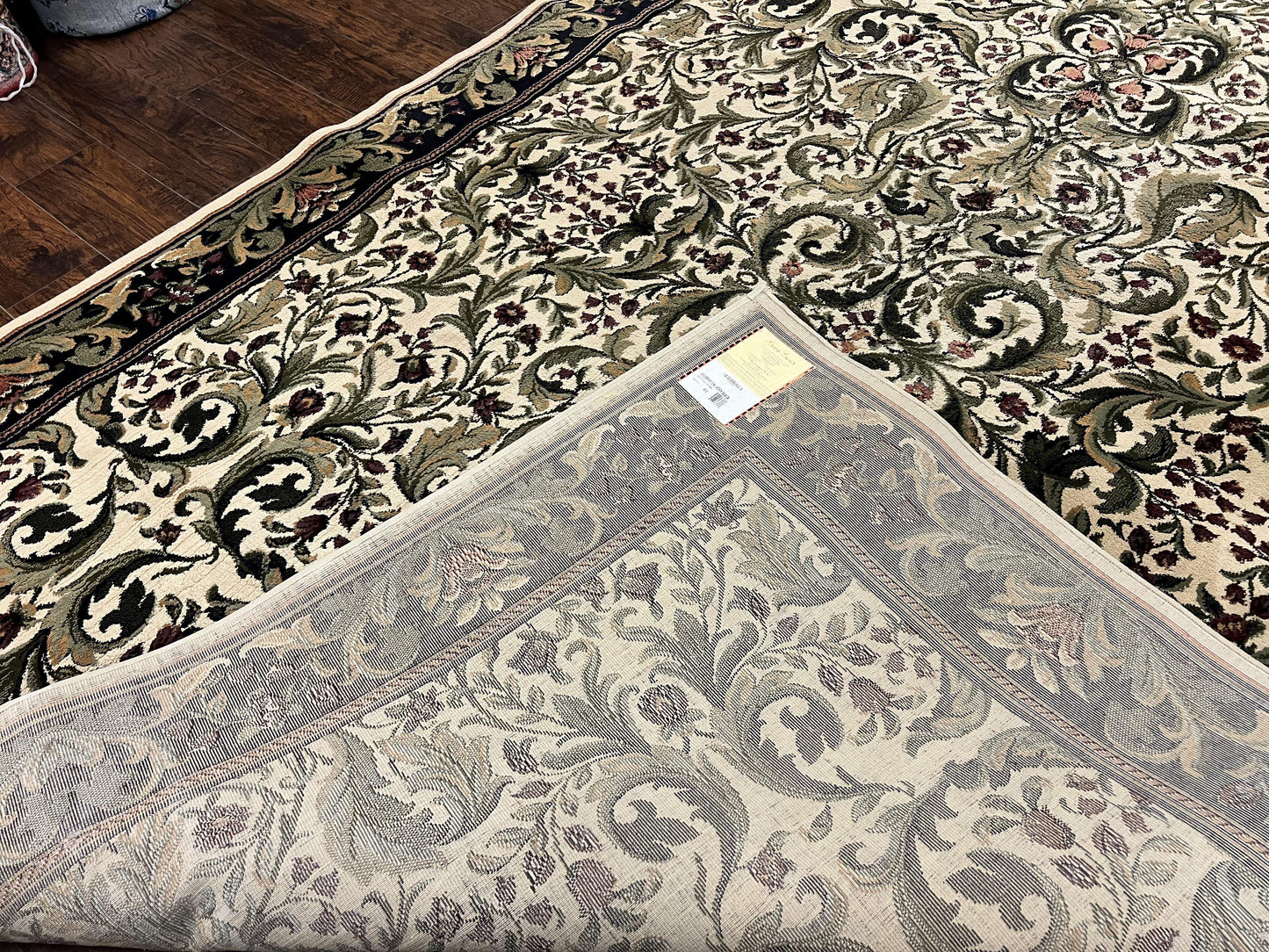 Oriental Rug 8x11, Floral Pattern, Ivory and Black - Nuvé