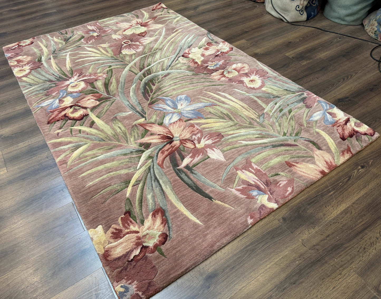 Hand Tufted Floral Rug 5x8, Light Rose Wool Carpet - Nuvé