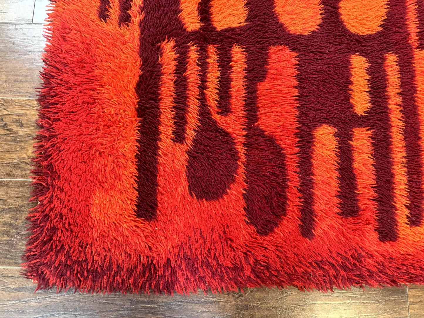 Danish Rya Shag Rug 4x6, Red Vintage Mid Century Retro Abstract Shag Rug - Nuvé