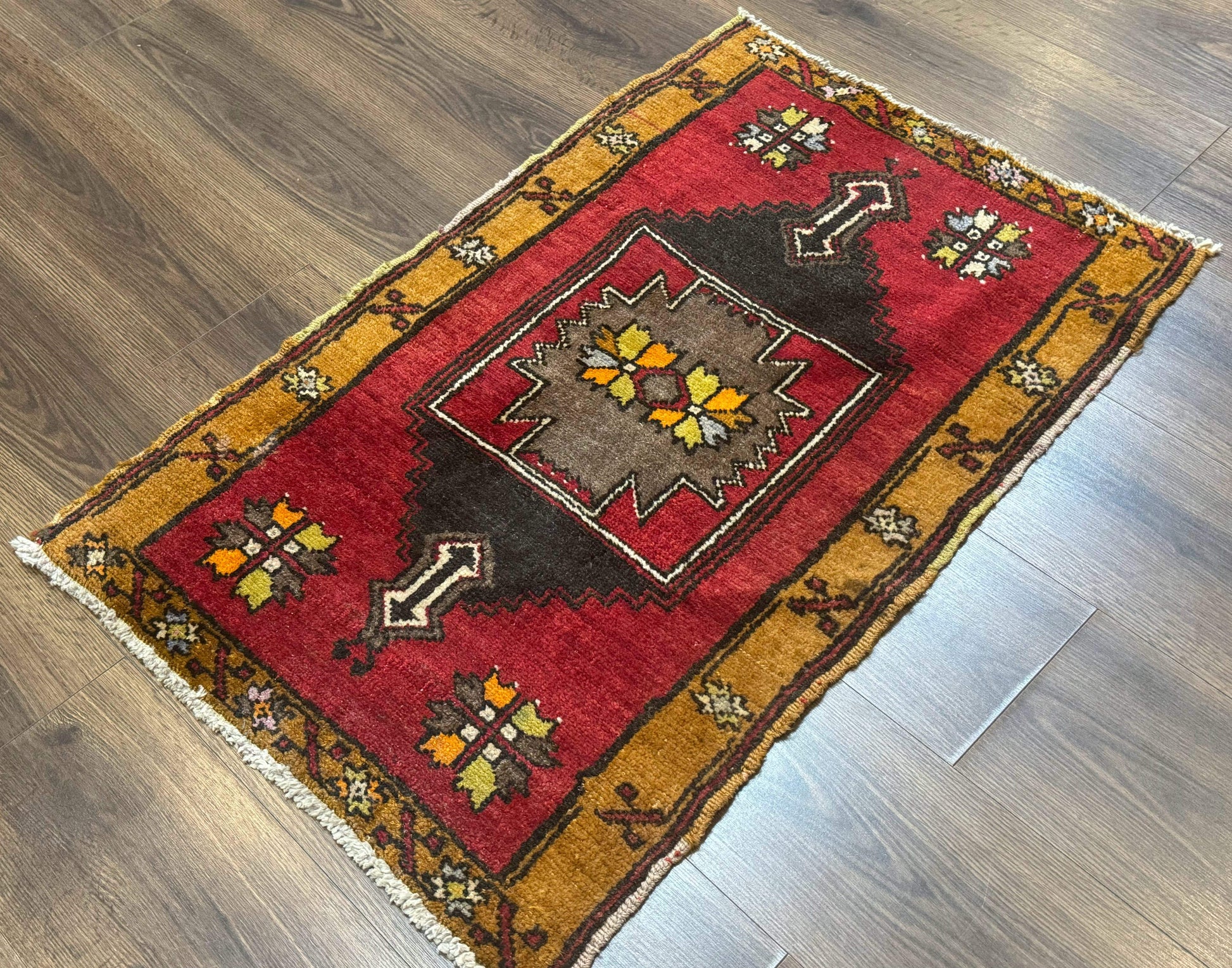 Turkish Yastik Rug 2x3, Geometric Medallion, Small Turkish Wool Rug, Red - Nuvé