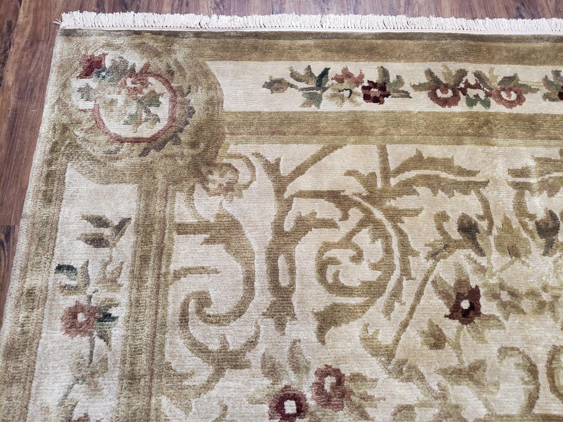 Vintage Nepali Tibetan Aubusson Rug 6x9, Wool Hand-Knotted Cream Beige Carpet, Leaves & Floral Pattern 6 x 9 Soft Area Rug Home Office Rug - Nuvé
