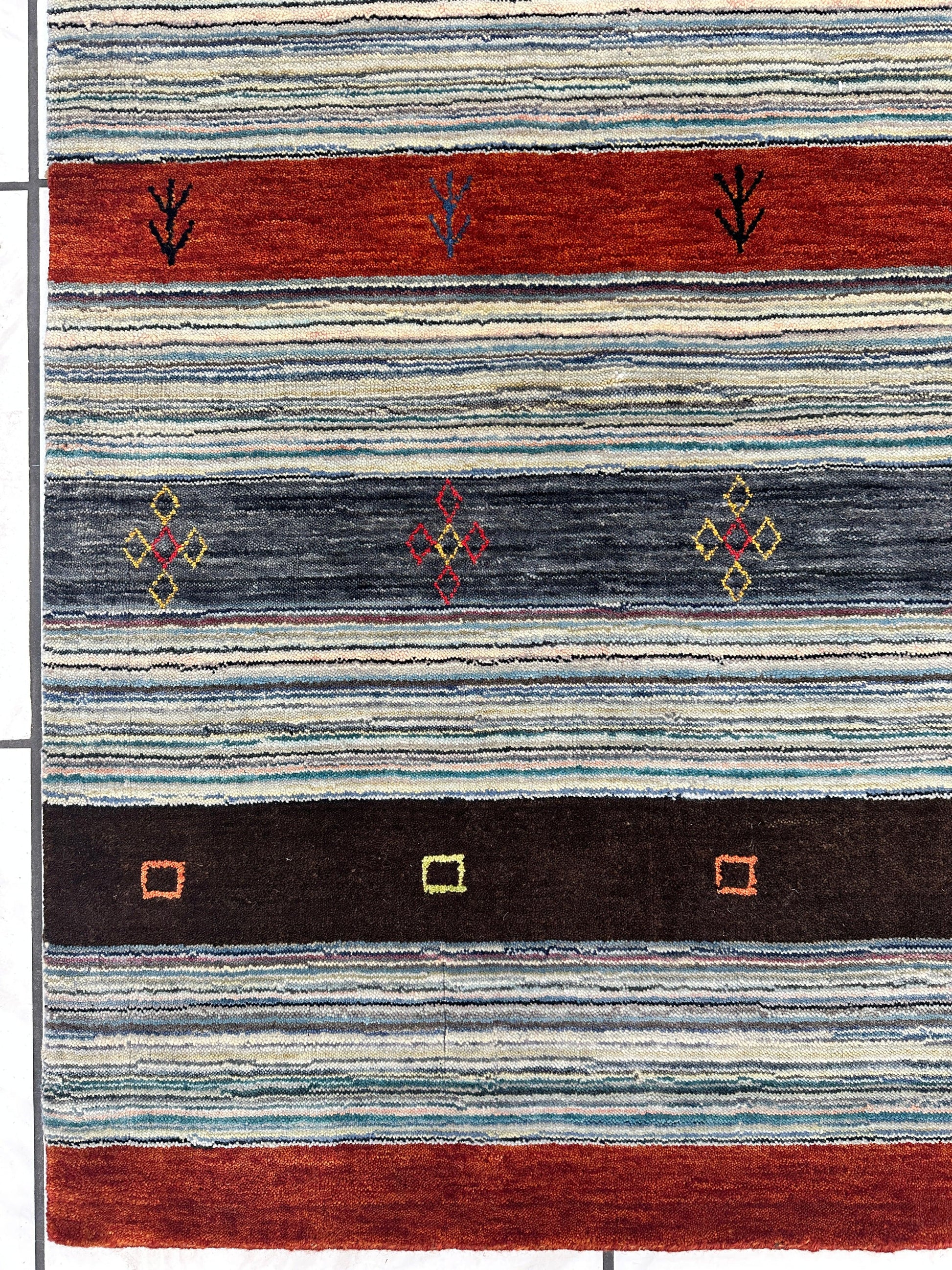 Hand-Knotted Indo-Gabbeh Wool & Bamboo Rug – 5'2" x 7' – Durable Striped Design - Nuvé