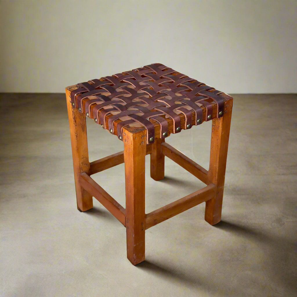 Escabel | Leather Woven Stool - Nuvé