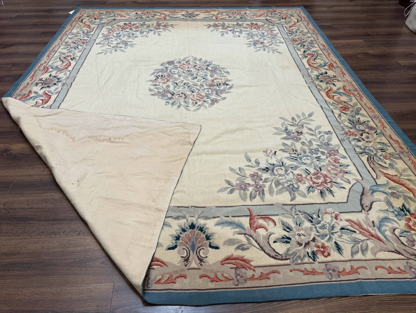 Ivory Needlepoint Rug 8x10, Wool Handmade Carpet - Nuvé