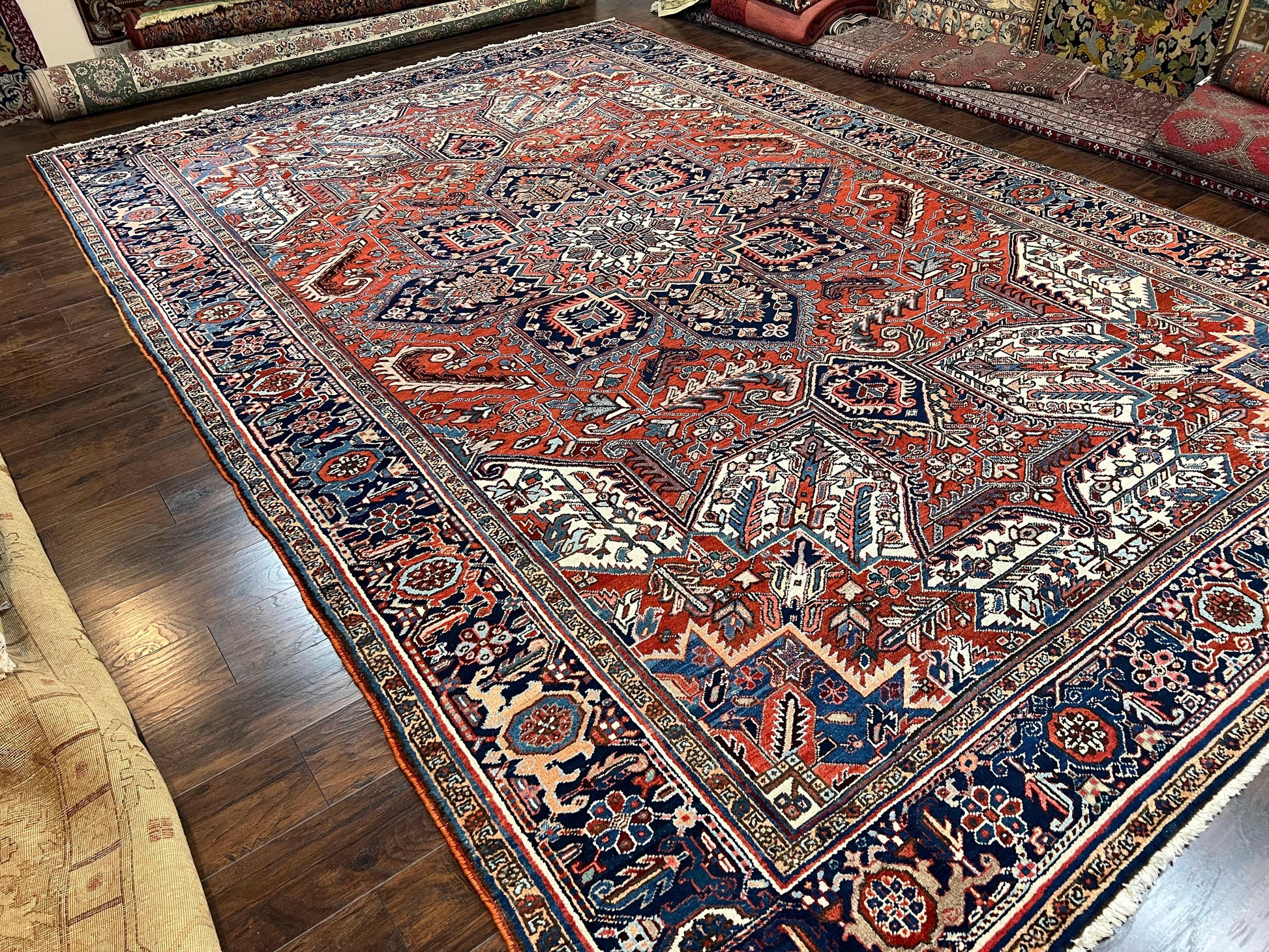 Antique Persian Heriz Rug – 11x16 Palace Size, Geometric Medallion, 1920s - Nuvé