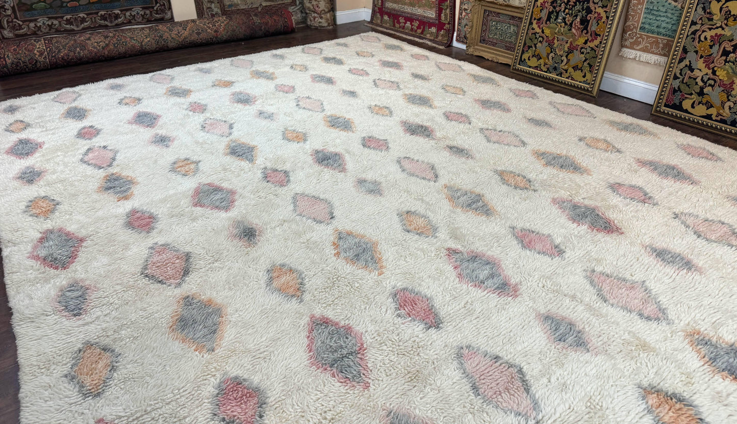 Large Modern Contemporary Indian Shag Rug 11x14, Ivory, Handmade Wool Carpet - Nuvé