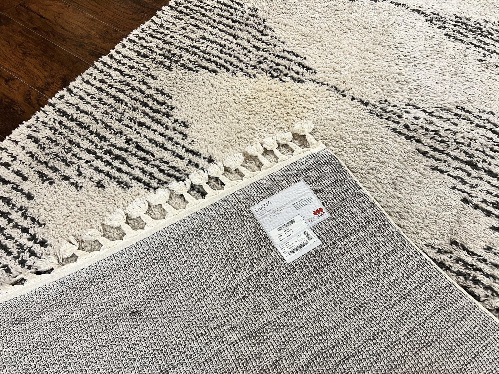 Shag Rug 5x8, Off White and Black Modern Contemporary Shag Area Rug, Moroccan Style Rug 5 x 8 ft, Medium Sized Rug, nuLoom Rug - Nuvé