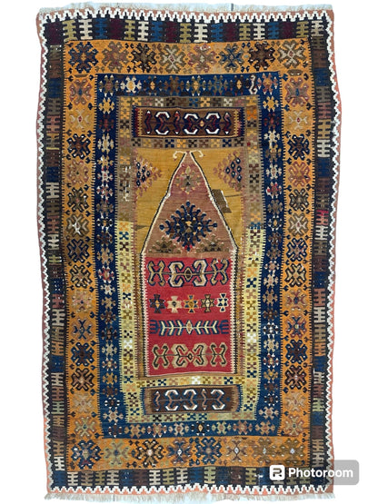 Antique Anatolian Wool Prayer Rug 4’ x 6’6” - Nuvé
