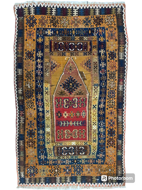 Antique Anatolian Wool Prayer Rug 4’ x 6’6” - Nuvé