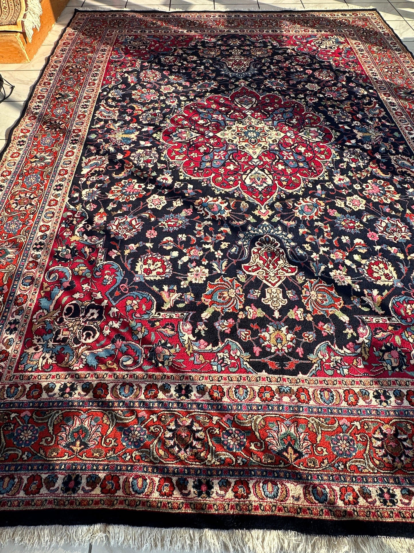 Persian Mashhad Hand Knotted Wool Area Rug 9’9” x 13’3” - Nuvé