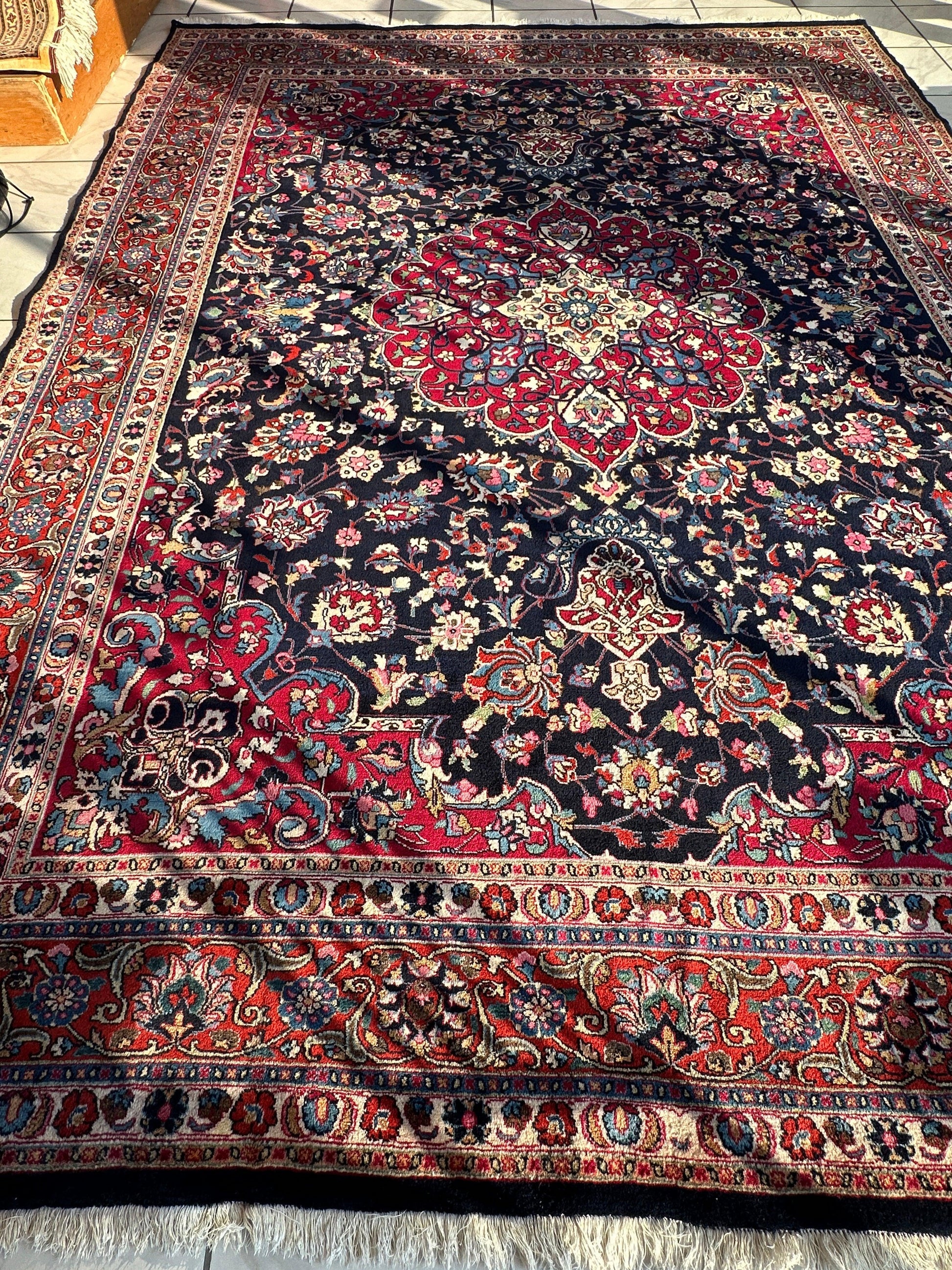 Persian Mashhad Hand Knotted Wool Area Rug 9’9” x 13’3” - Nuvé