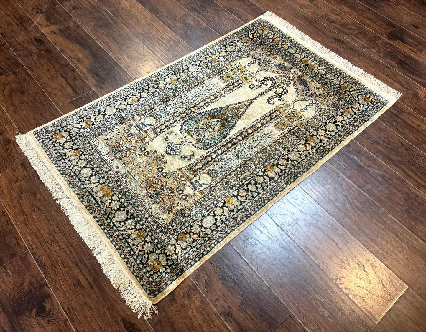 Silk Indian Kashmiri Rug 3x4, Very Fine 400 KPSI, Silk Prayer Rug, Handmade - Nuvé