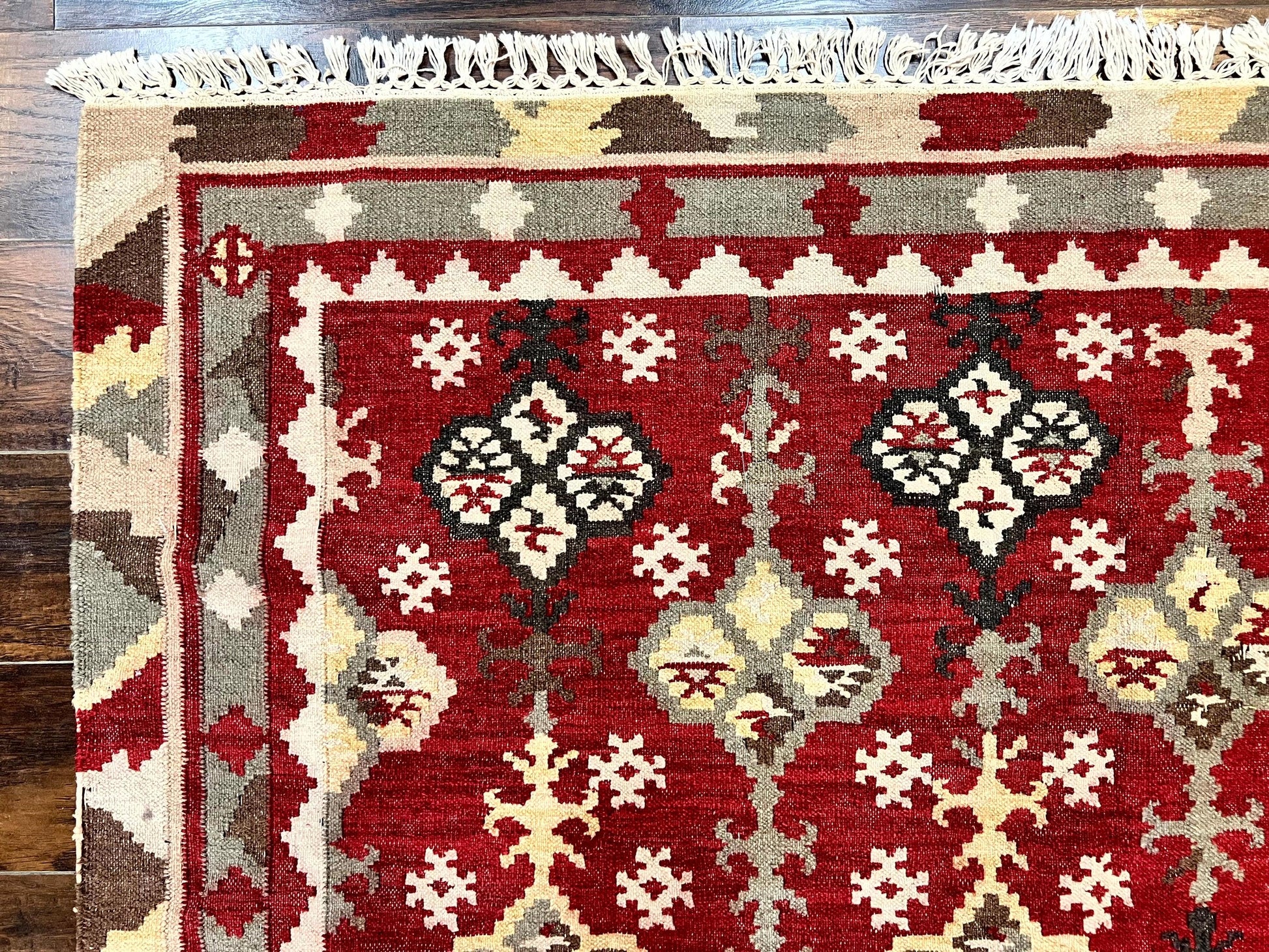 Indian Kilim Rug 6x6, Square Kilim Flatweave Carpet, Vintage Handmade Wool Rug, Red - Nuvé