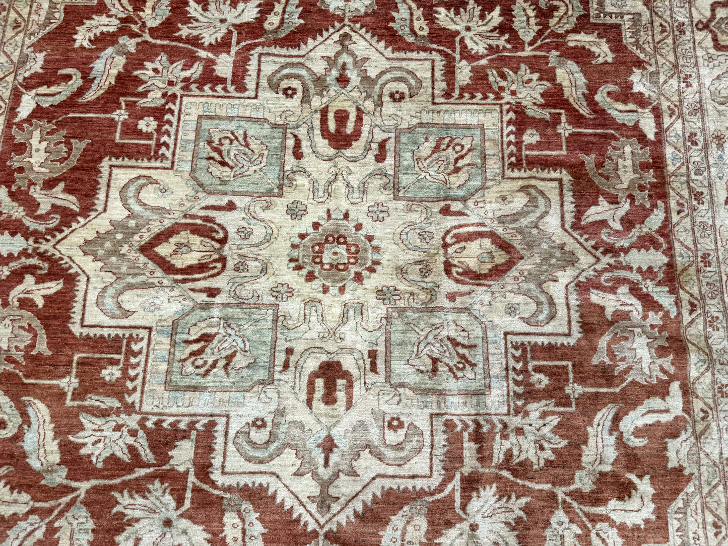 Turkish Heriz Serapi Rug 9x13, Geometric Medallion - Nuvé