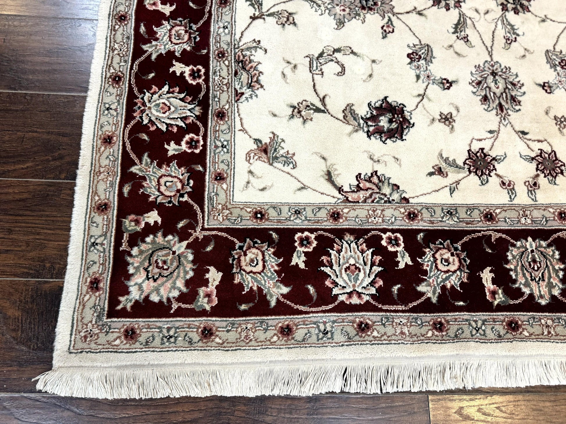 Ivory and Burgundy Pak Persian Rug 6x9 - Nuvé