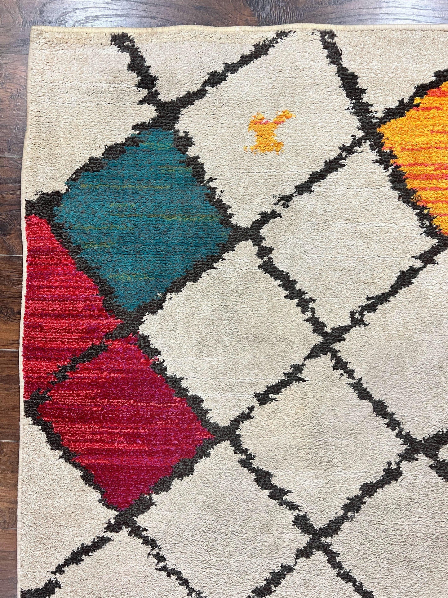 Panel Design Rug 5 x 7.6, Ivory/Beige & Multicolor - Nuvé