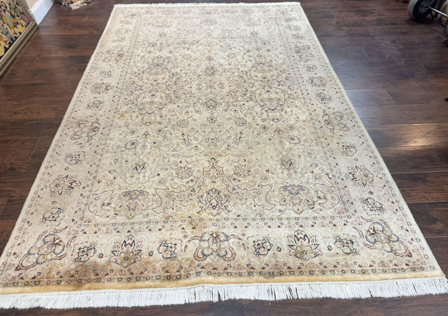 Pak Persian Rug 6x9, Vintage Handmade Wool Carpet, Floral, Beige - Nuvé
