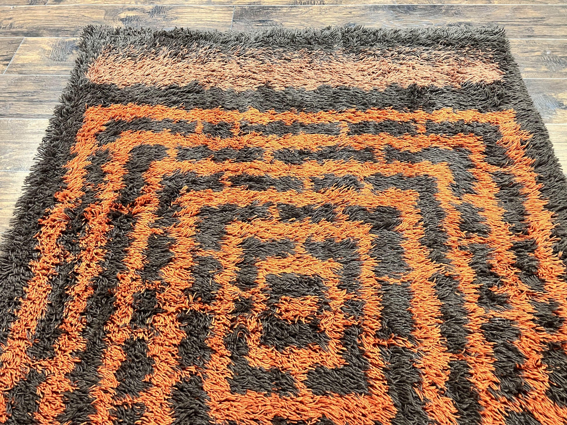 Vintage Rya Shag Rug 4.6 x 6.6, Abstract Design, Brown and Orange, Mid Century Danish Rya Carpet - Nuvé