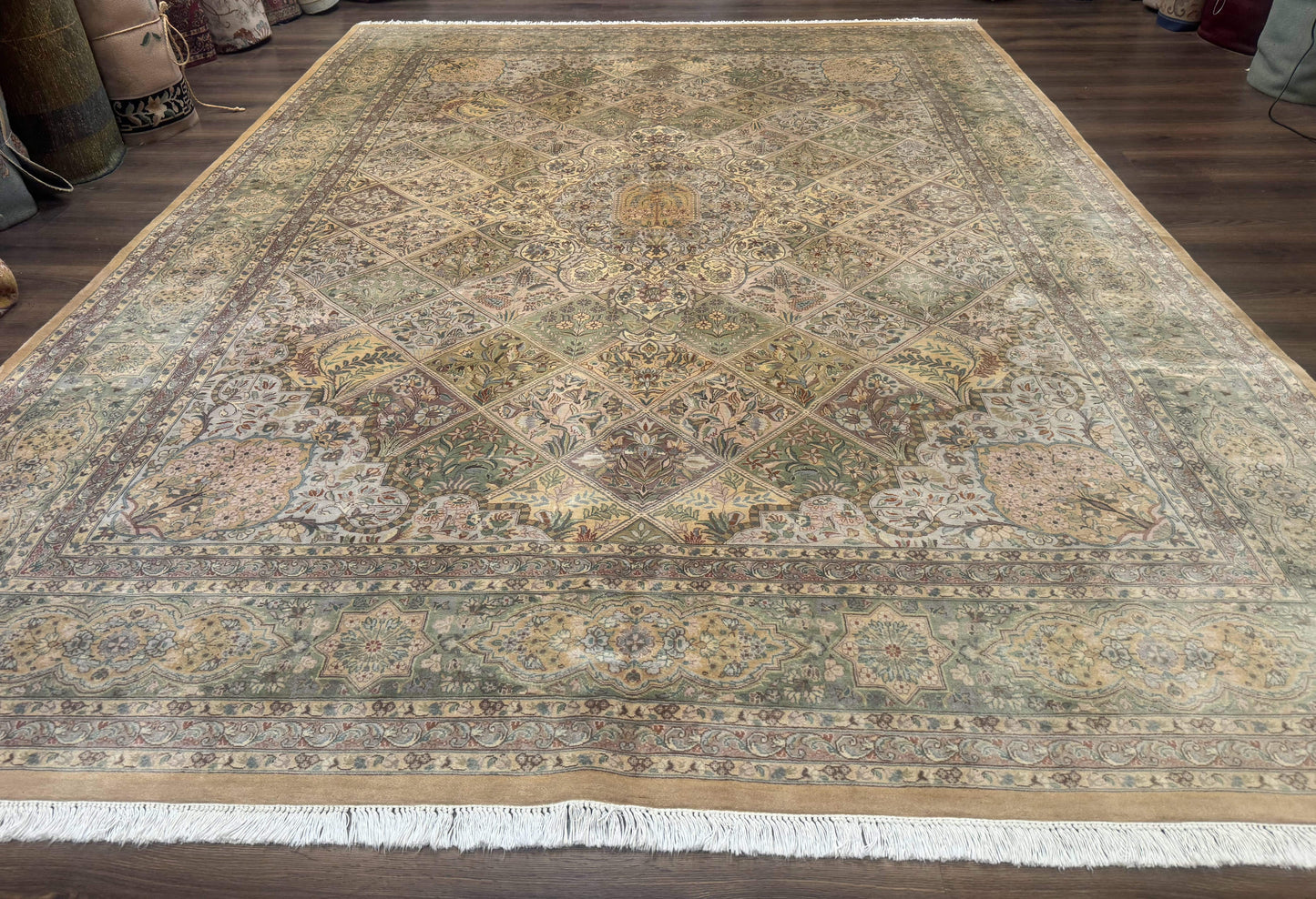 Pak Persian Rug 9x12, Diamond Panel Design, Fine 225 KPSI, Wool - Nuvé