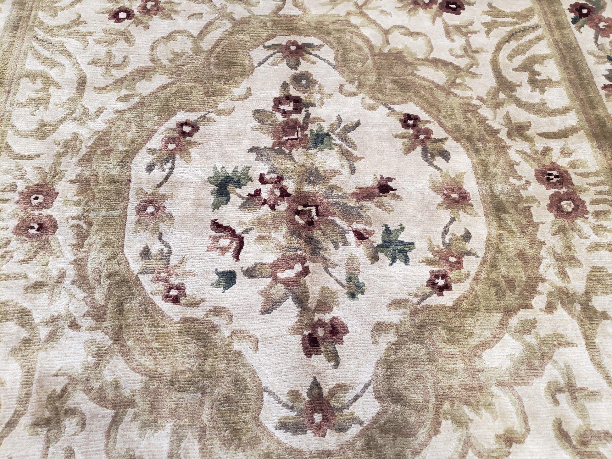 Vintage Nepali Tibetan Aubusson Rug 6x9, Wool Hand-Knotted Cream Beige Carpet, Leaves & Floral Pattern 6 x 9 Soft Area Rug Home Office Rug - Nuvé