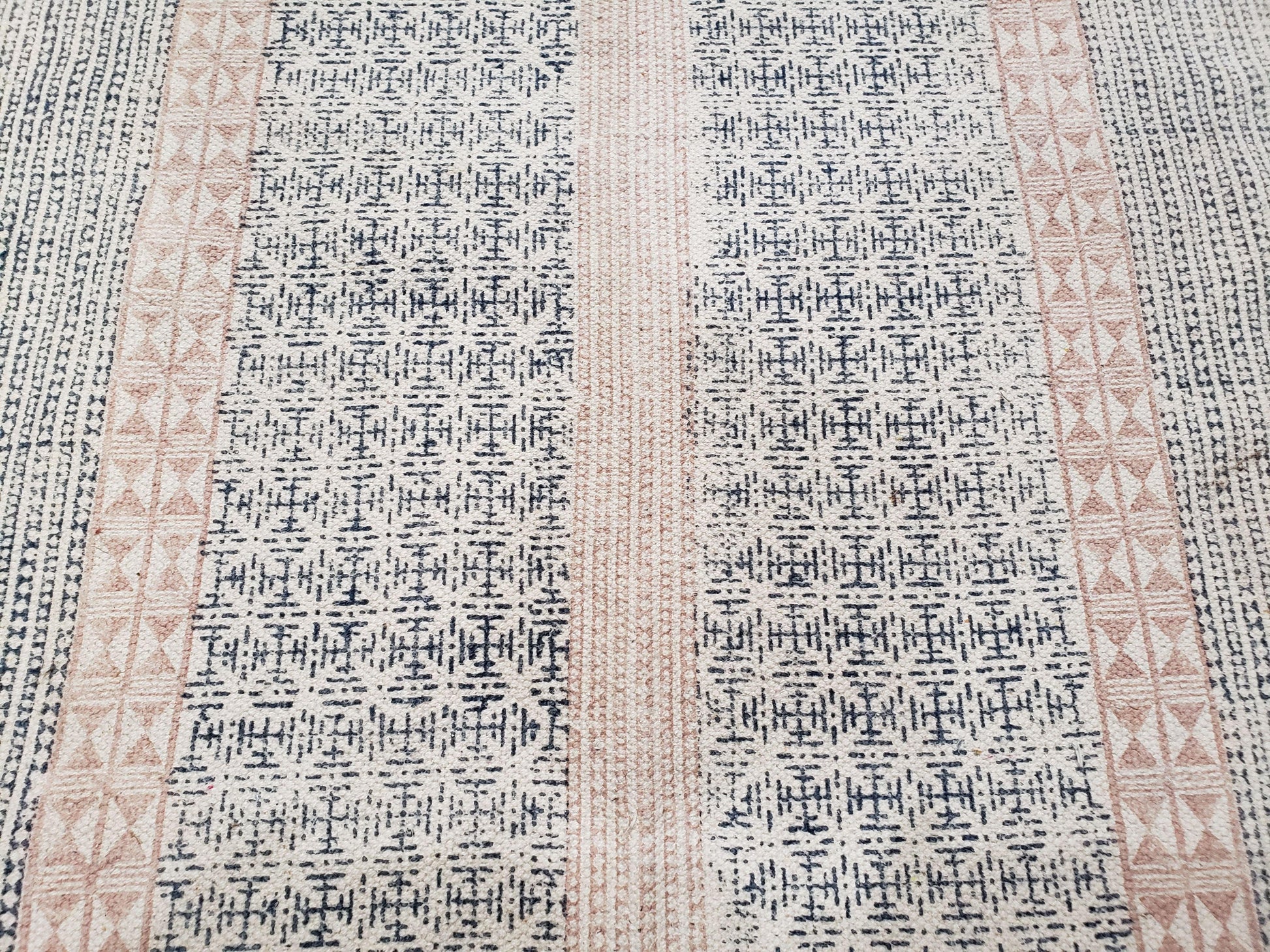 Vintage Moroccan Kilim Area Rug 4x6, Ivory & Blues, Moroccan Wall Hanging, Wool, Handmade, 3'9" x 6' 1", Boho Rug, Flatweave Moroccan Carpet - Nuvé