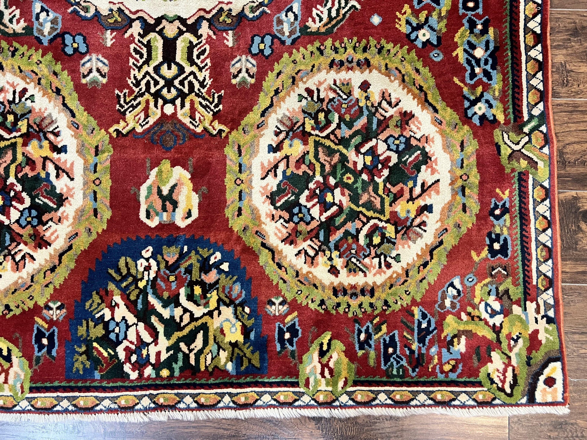 Persian Bakhtiari Rug 5x8, Wool Hand Knotted Antique Carpet, Red, Floral Oriental Rug, 5 x 8 Medium Sized Rug - Nuvé