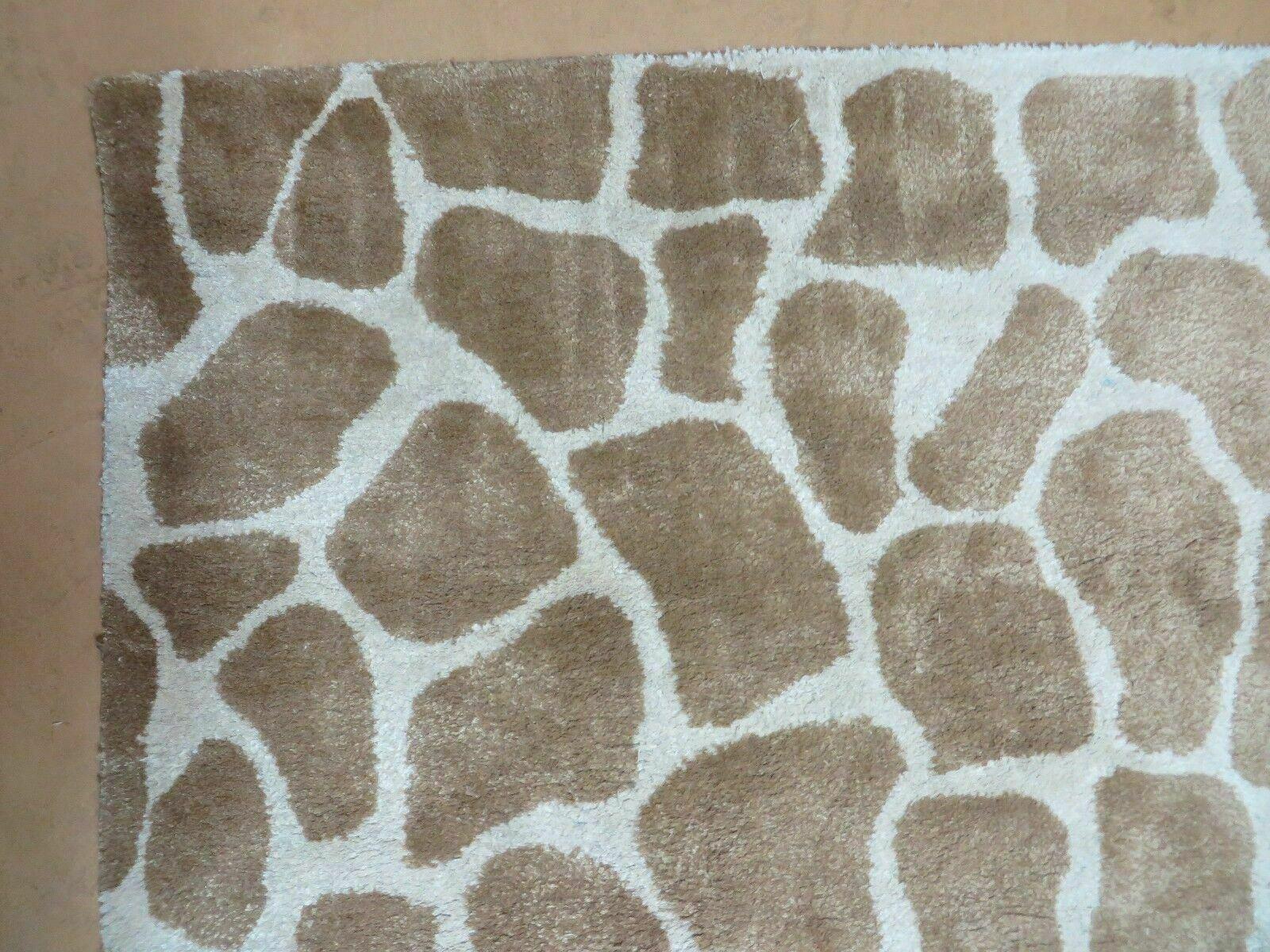 6x9 Safavieh Rug - Nuvé