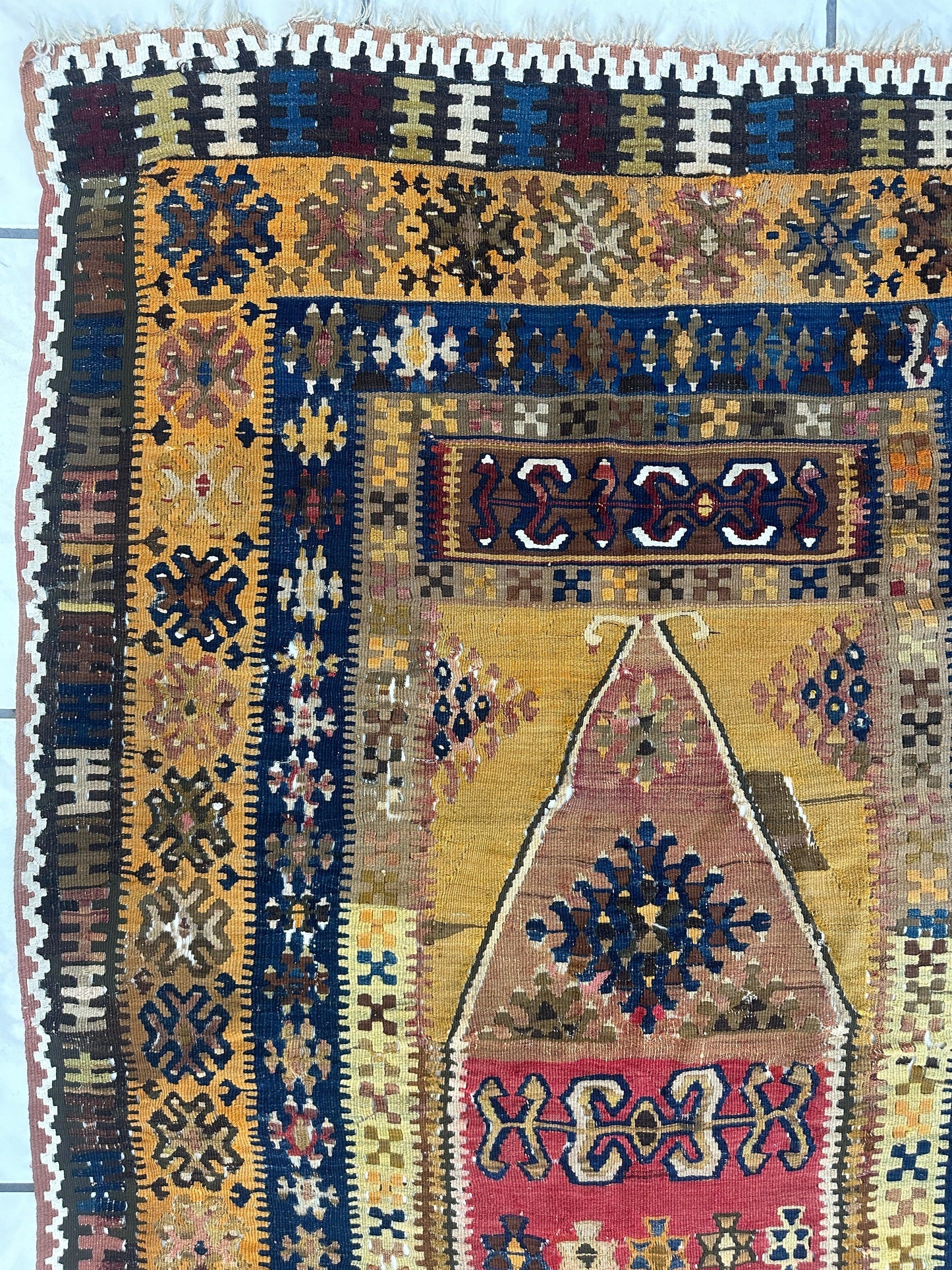 Antique Anatolian Wool Prayer Rug 4’ x 6’6” - Nuvé
